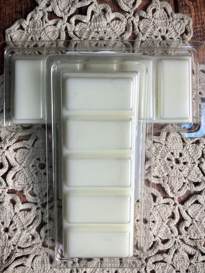 Lil Daisy Soaps Sunlit Cotton Wax Melt-Long Lasting Snap Bar fills your space with lasting fragrance.